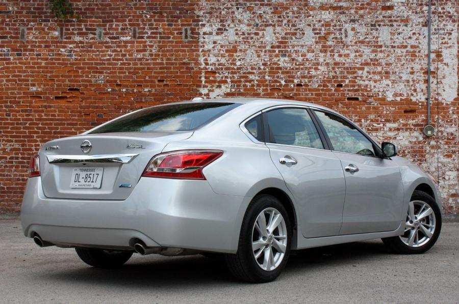  Nissan Altima 2013 года  (фото 6 из 82)